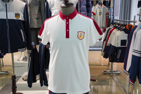 夏季校服訂做多少錢一套？一般30-100元左右！